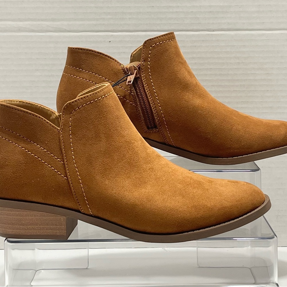 Time and Tru Women’s Core Ankle Boots, Cognac, Size 8 NWT